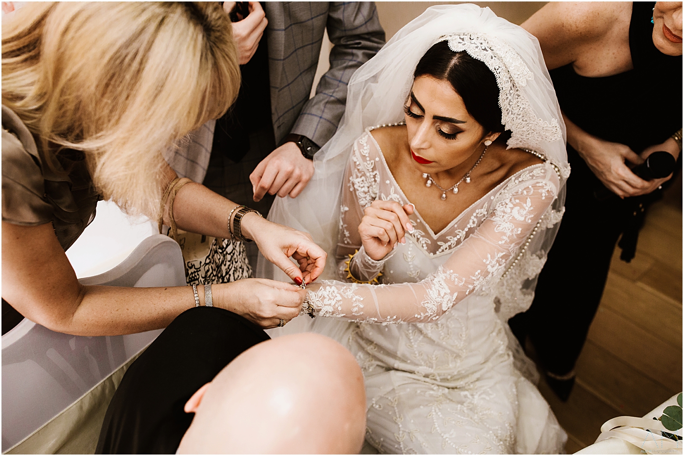 iranian bride receiving gifts