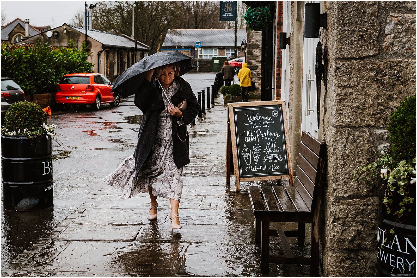 Holmes Mill Wedding | Gabby & Paul 11 Rainy wedding at Holmes Mill